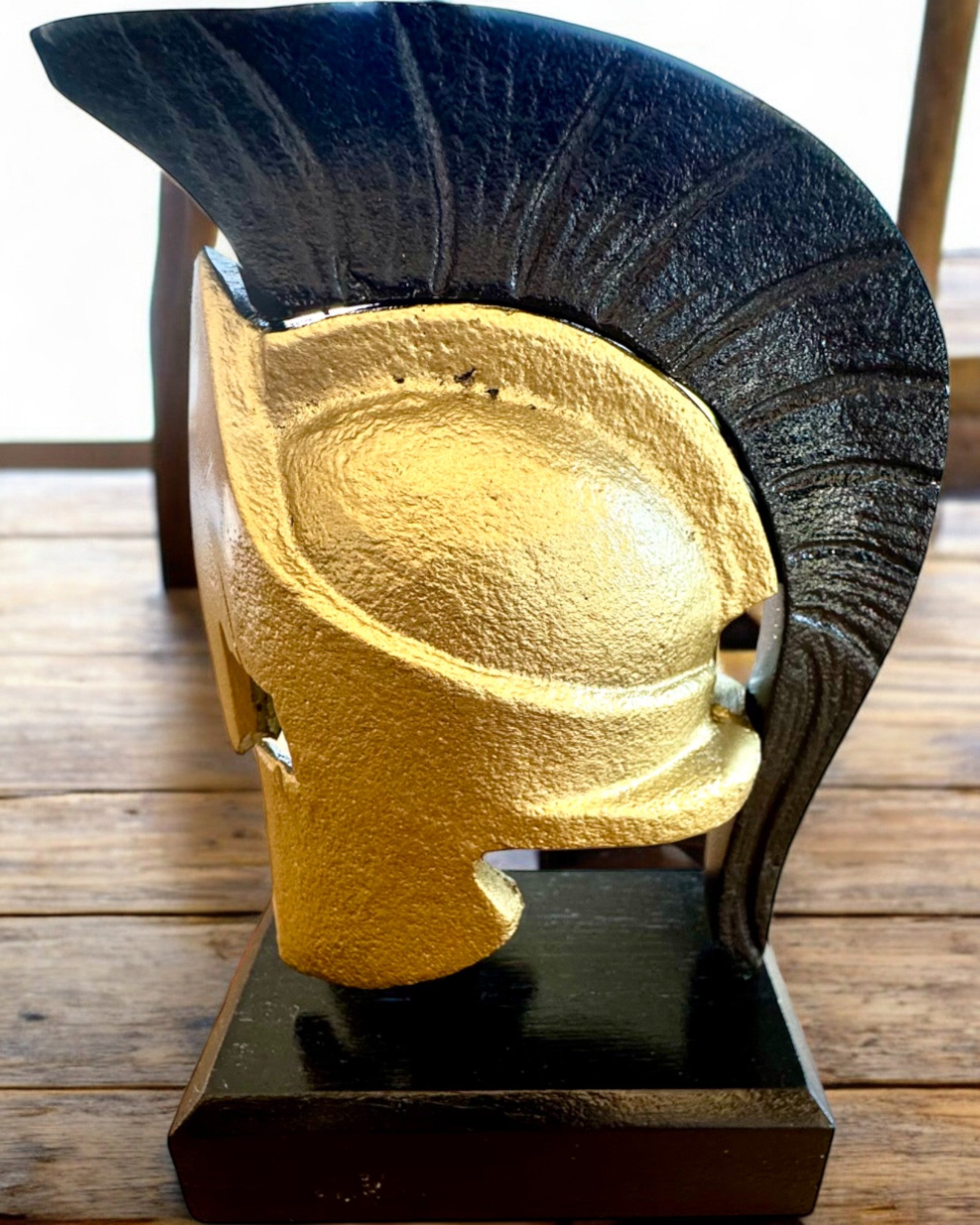 Spartanischer Premium-Helm – handgefertigte dekorative Skulptur, personalisierbar mit Gravur als Geschenk