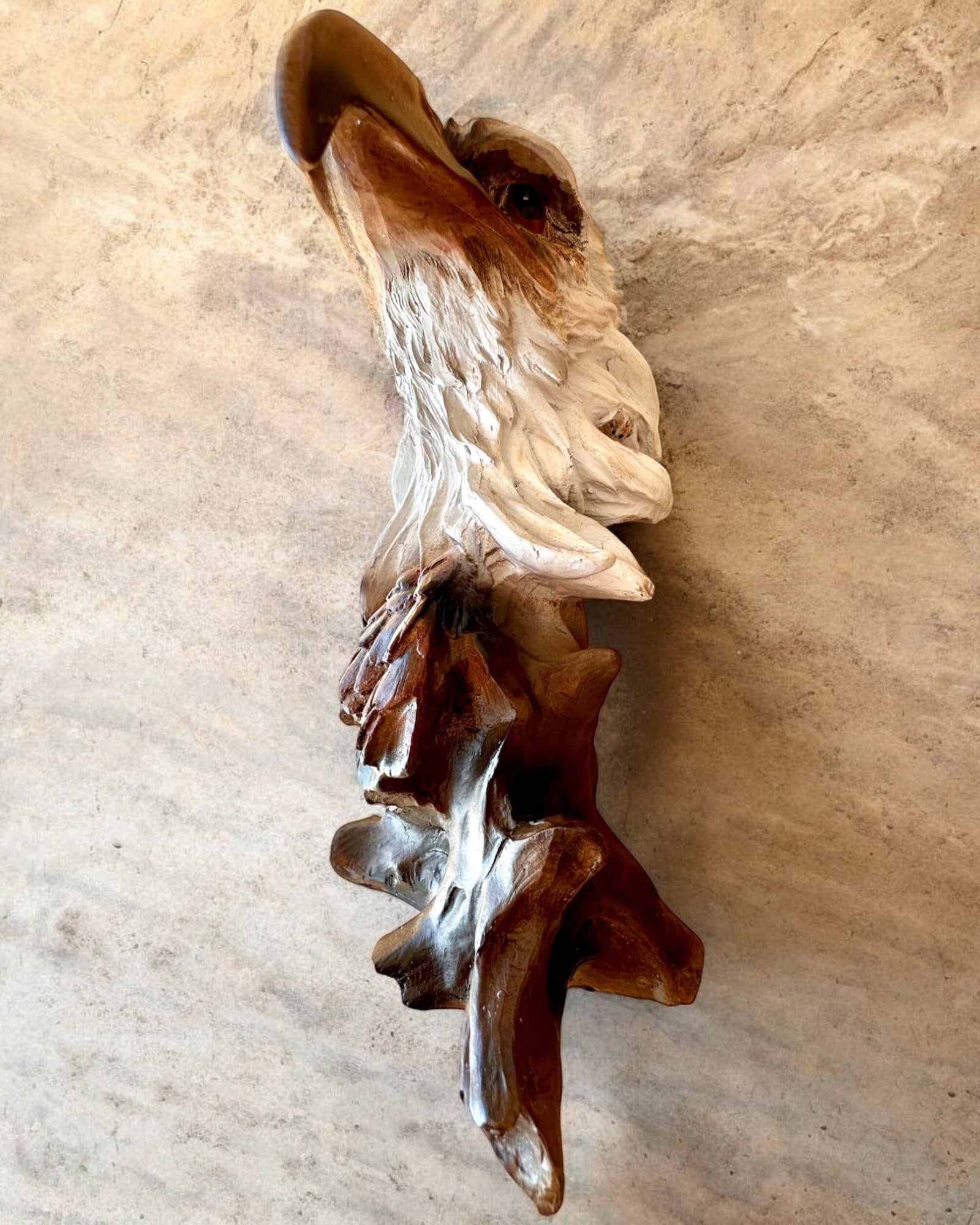 "Orzeł Wolności" - Skulptur aus Harz mit Gravurmöglichkeit als Geschenk, 26,5 cm hoch