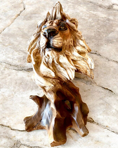 "Lwia Odwaga" - Figur aus Harz, 28 cm hoch, mit Gravuroption als Geschenk