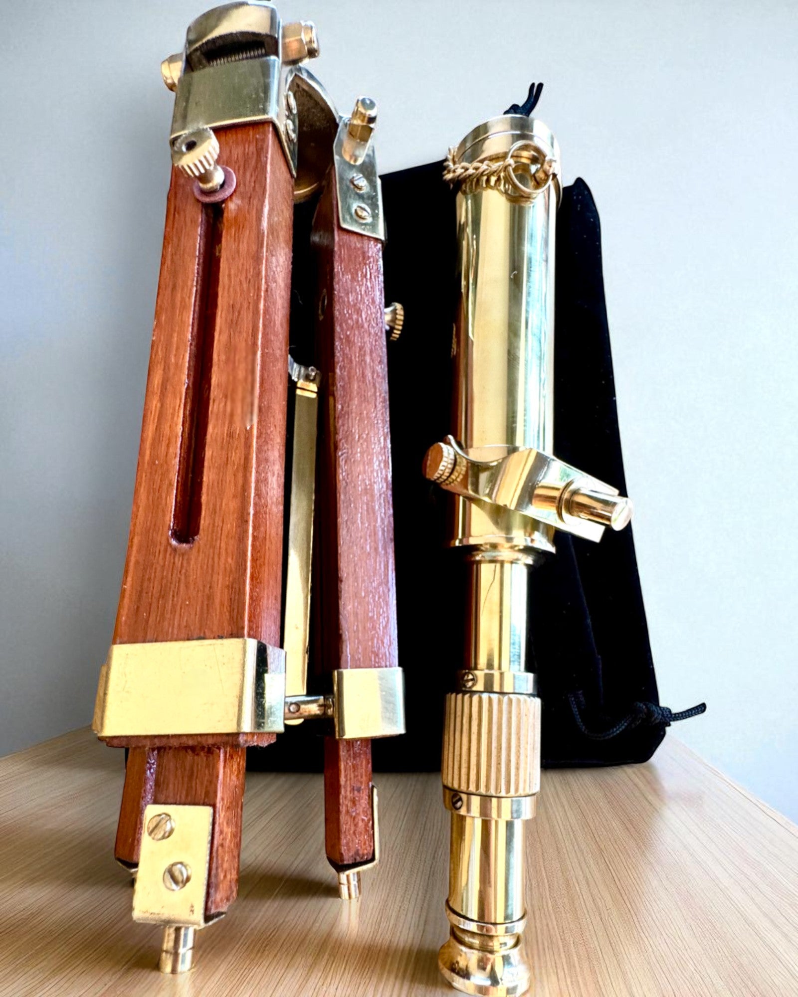 Himmelsfernrohr auf Holzständer 41 cm, Möglichkeit der Personalisierung mit Gravur als Geschenk