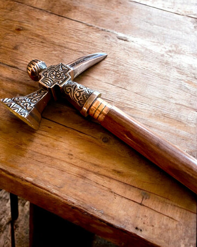 Spazierstock - WIKING mit einem Kopf in Form eines Kriegshammers, Möglichkeit der Personalisierung mit Gravur als Geschenk