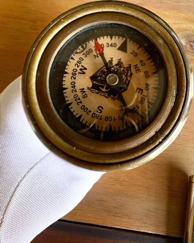 Navigator-Stock 2.0 mit Kompass und verstecktem Fernrohr, personalisierbar mit Gravur als Geschenk