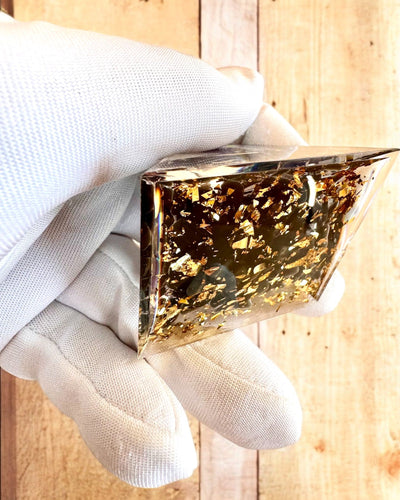 Orgonit-Energiepyramide "Kosmische Pyramide" Galaktische Essenz, als Geschenk