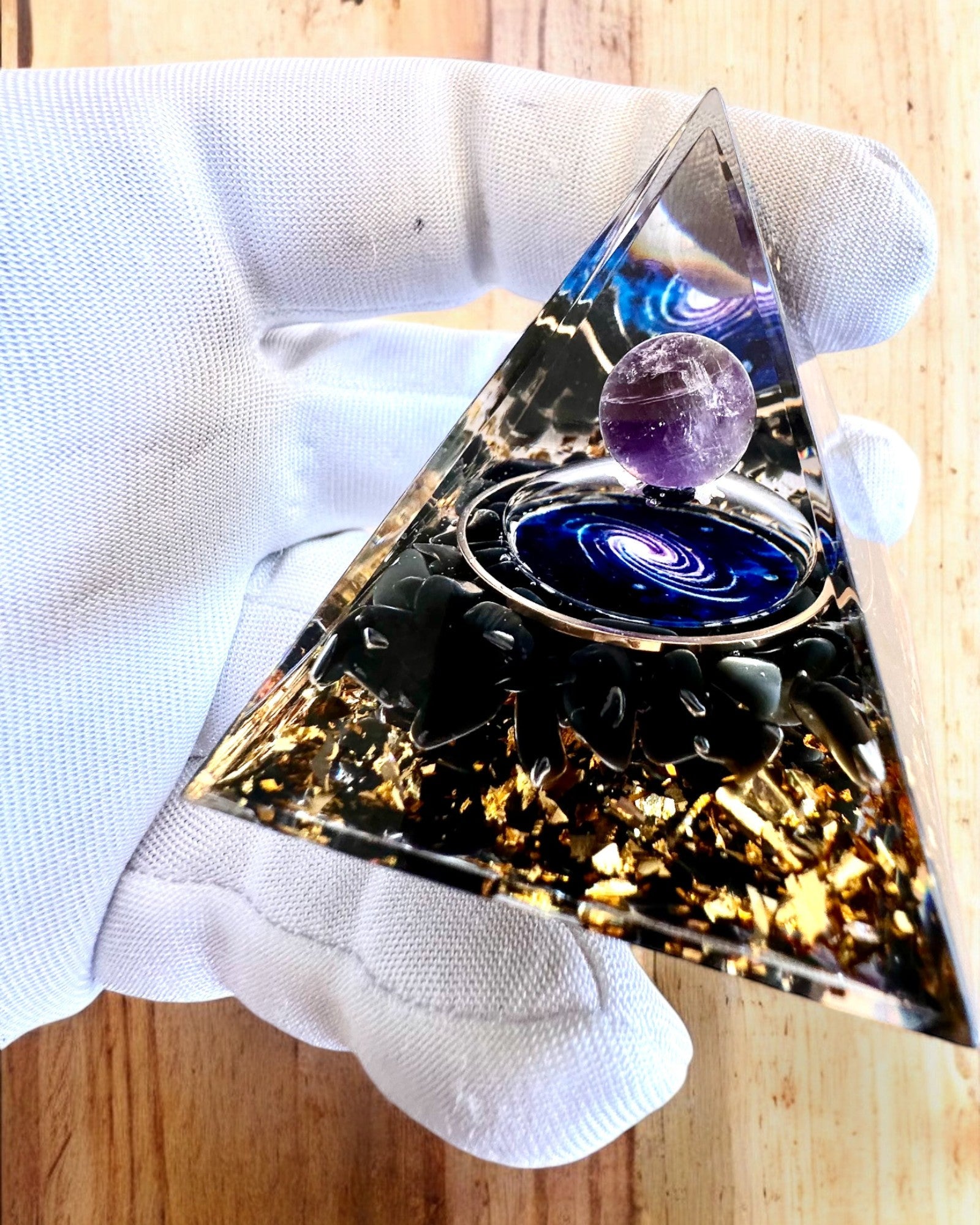 Orgonit-Energiepyramide "Kosmische Pyramide" Galaktische Essenz, als Geschenk