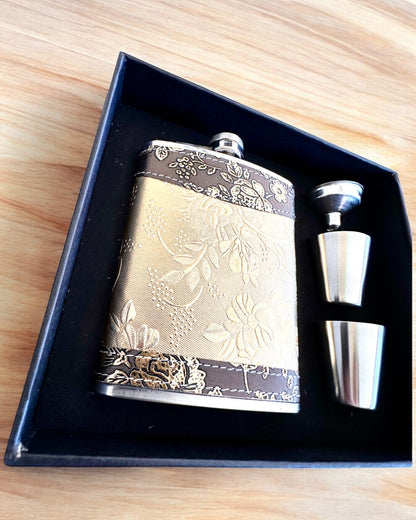 Elegante Flachmann "Golden Rose" mit Gläserset, personalisiert mit Gravur als Geschenk
