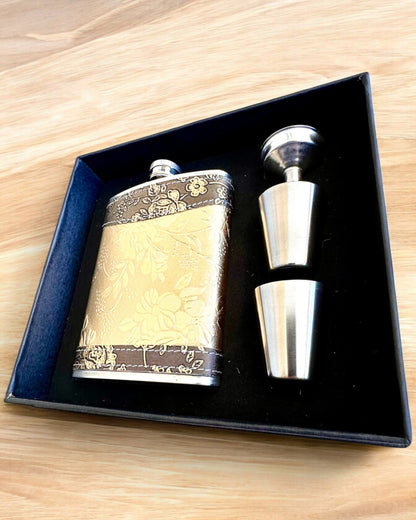 Elegante Flachmann "Golden Rose" mit Gläserset, personalisiert mit Gravur als Geschenk