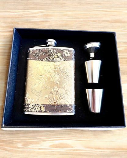 Elegante Flachmann "Golden Rose" mit Gläserset, personalisiert mit Gravur als Geschenk