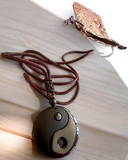 Boho-Halskette aus Obsidian Yin Yang Tai Chi, personalisierbar mit Gravur als Geschenk
