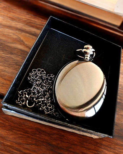 Elegante Taschenuhr "Czasownik" mit Gravuroption als Geschenk