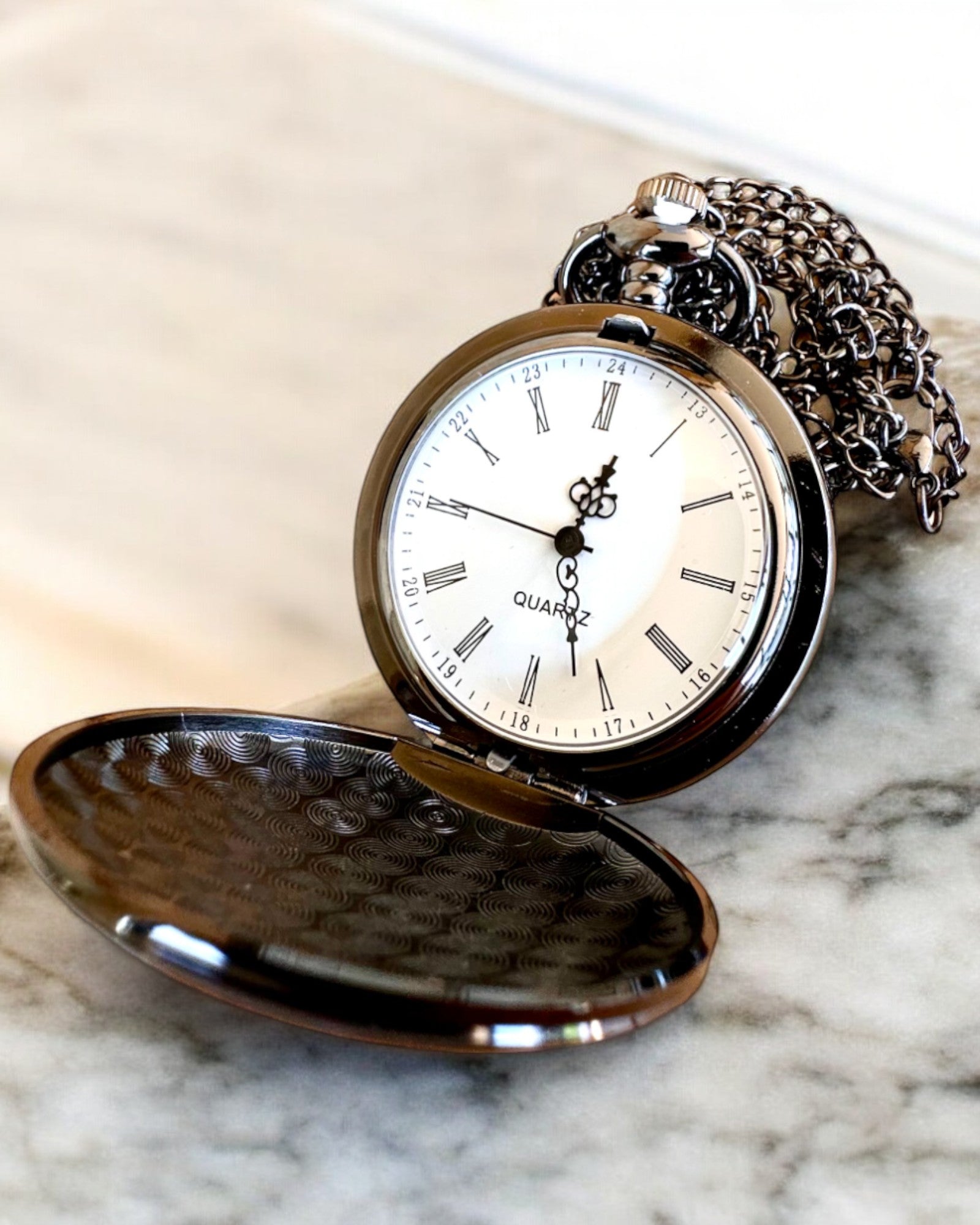 Elegante Taschenuhr "Czasownik" mit Gravuroption als Geschenk
