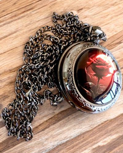 Taschenuhr Nachtrose, Möglichkeit zur Personalisierung mit Gravur als Geschenk