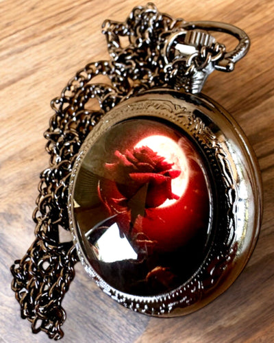 Taschenuhr Nachtrose, Möglichkeit zur Personalisierung mit Gravur als Geschenk