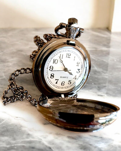 Taschenuhr Nachtrose, Möglichkeit zur Personalisierung mit Gravur als Geschenk