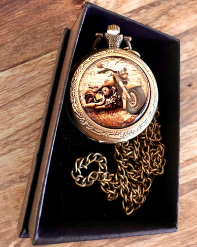 Retro Taschenuhr "Motorradstil", personalisierbar mit Gravur als Geschenk