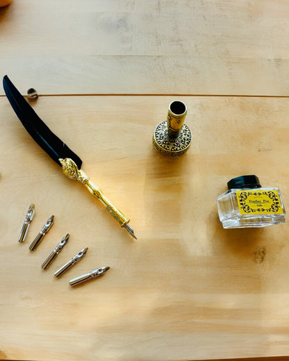 Elegante Gänsefeder mit Zubehörset - Royal Quill, personalisierbar mit Gravur