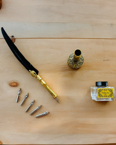 Elegante Gänsefeder mit Zubehörset - Royal Quill, personalisierbar mit Gravur