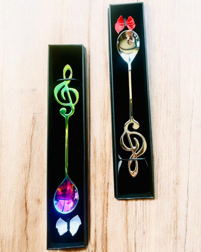 Eleganter Löffel mit Violinschlüssel – Personalisiert als Geschenk, 2 Farbvarianten zur Auswahl