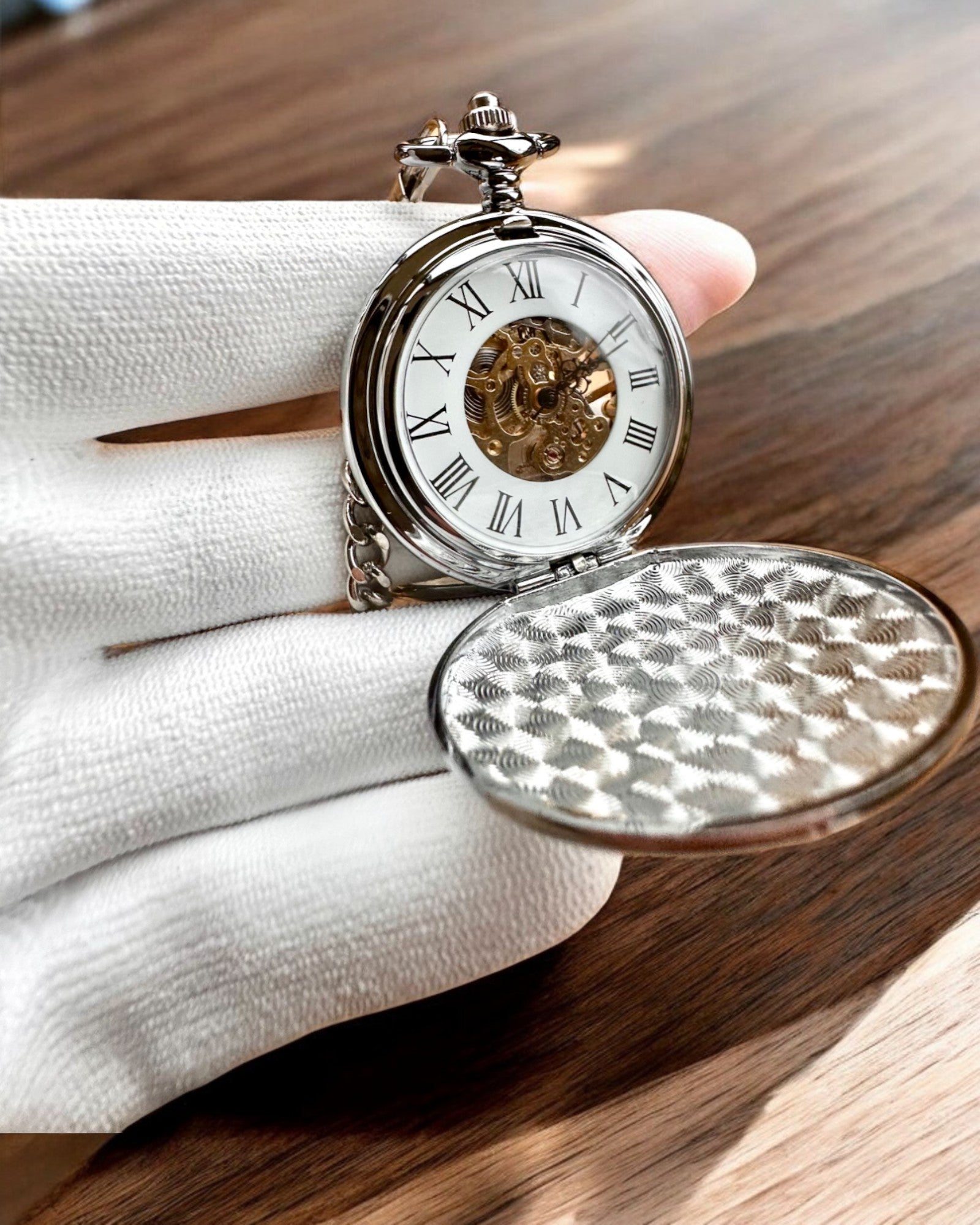 Klassische mechanische Taschenuhr mit Doppeldeckel, manuell, silberfarben