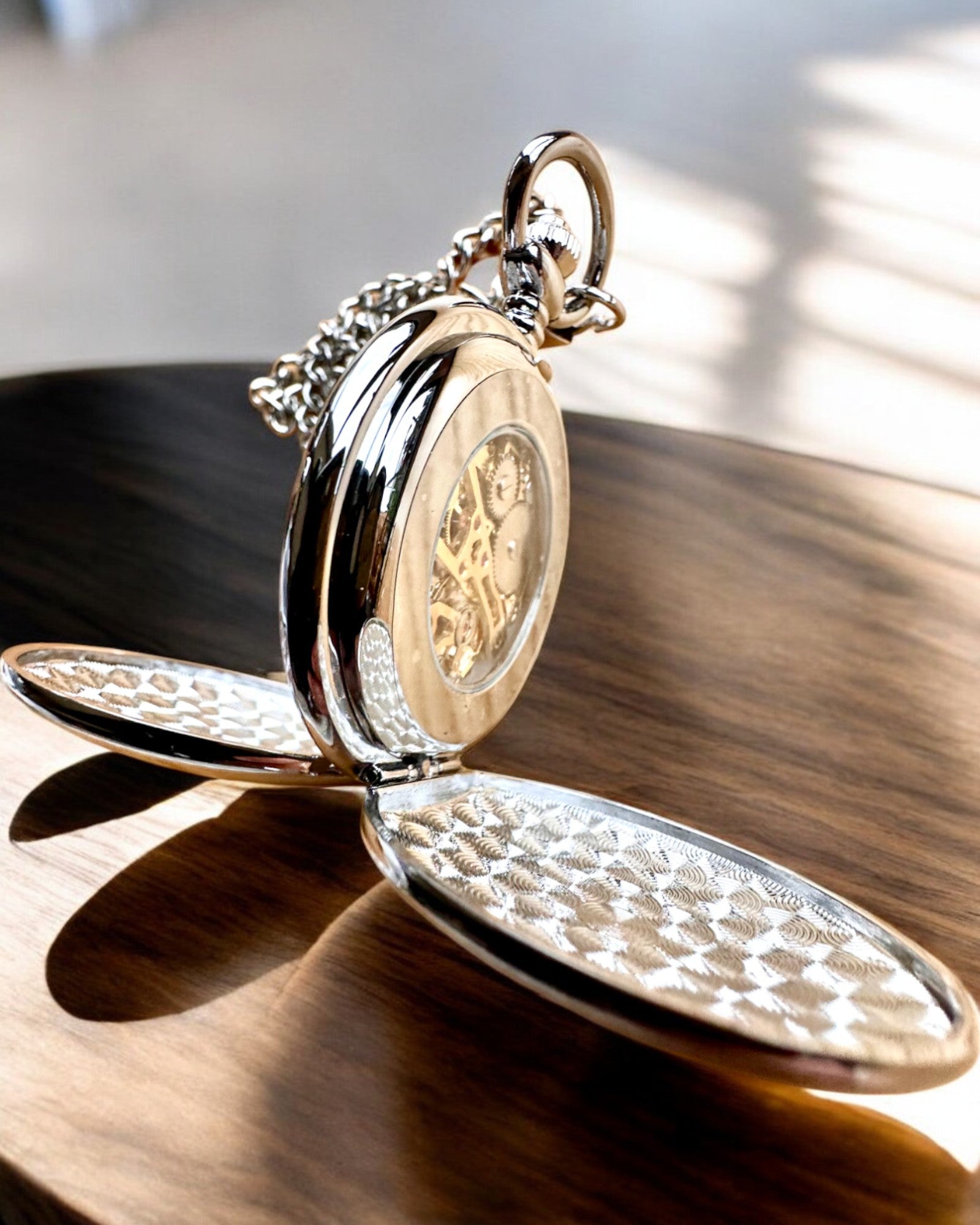 Klassische mechanische Taschenuhr mit Doppeldeckel, manuell, silberfarben