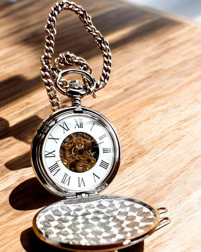 Klassische mechanische Taschenuhr mit Doppeldeckel, manuell, silberfarben