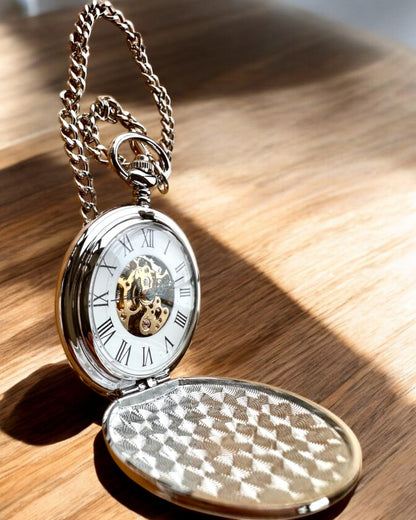 Klassische mechanische Taschenuhr mit Doppeldeckel, manuell, silberfarben