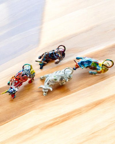 Dekorative Skulptur Stier "BullArt" – Einzigartige Kunst mit Gravuroption - 4 Farbvarianten, als personalisiertes Geschenk