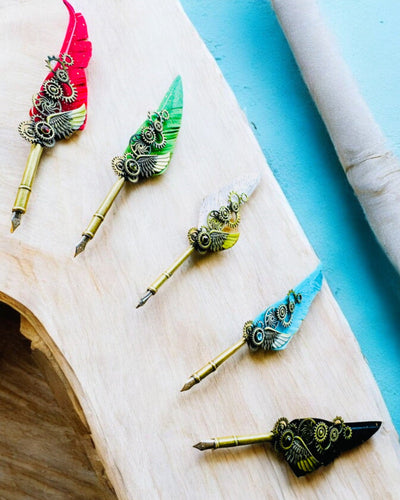 Kalligrafiefeder "Steampunk Eleganz" mit Truthahnfeder - Handgefertigt, 5 Varianten zur Auswahl, Personalisierung mit Gravur als Geschenk