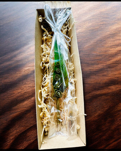 Kalligrafiefeder "Steampunk Eleganz" mit Truthahnfeder - Handgefertigt, 5 Varianten zur Auswahl, Personalisierung mit Gravur als Geschenk