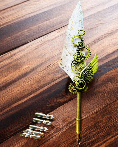 Kalligrafiefeder "Steampunk Eleganz" mit Truthahnfeder - Handgefertigt, 5 Varianten zur Auswahl, Personalisierung mit Gravur als Geschenk