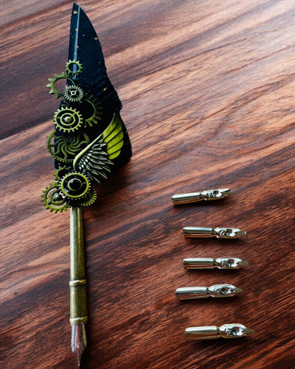 Kalligrafiefeder "Steampunk Eleganz" mit Truthahnfeder - Handgefertigt, 5 Varianten zur Auswahl, Personalisierung mit Gravur als Geschenk