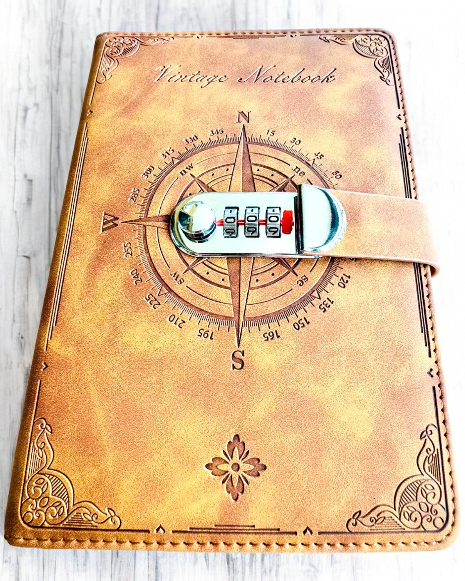 Geheimes Notizbuch A5 Vintage mit Zahlenschloss - Wählen Sie Ihren Stil, Personalisierung mit Gravur als Geschenk