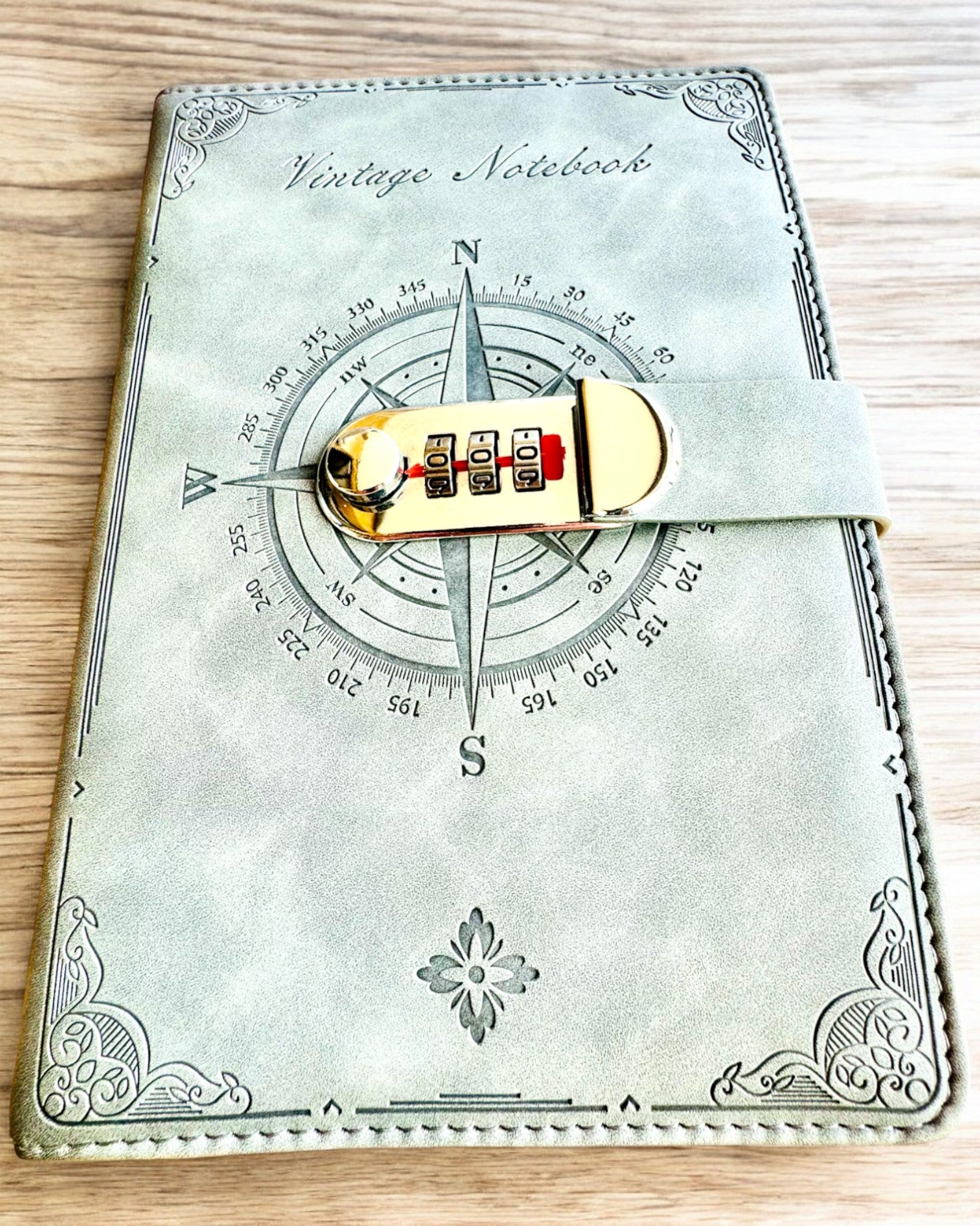 Geheimes Notizbuch A5 Vintage mit Zahlenschloss - Wählen Sie Ihren Stil, Personalisierung mit Gravur als Geschenk