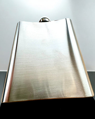 Bizon Flask – Stilvolle Flachmann mit Bison-Motiv - Möglichkeit zur Personalisierung mit Gravur als Geschenk