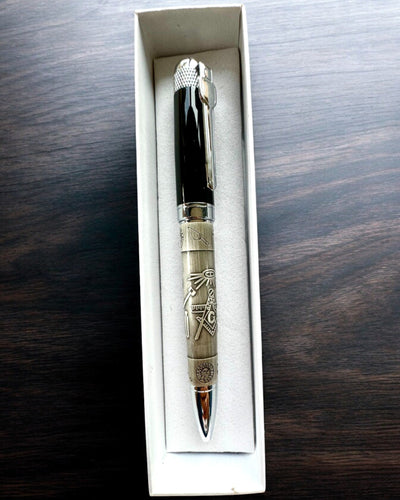 Eleganter Kugelschreiber "Meisterhafte Harmonie" mit Gravuroption - Symbolische Motive, Antikes Silber, Personalisierung mit Gravur als Geschenk möglich