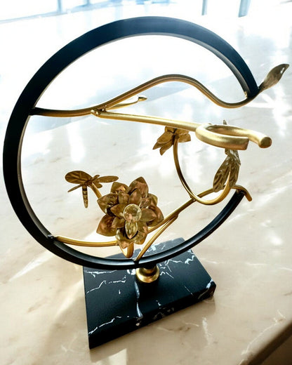 Ständer "Eleganter Insekt" - für Weinflasche und Gläser, Höhe 33 cm, Möglichkeit zur Personalisierung mit Gravur als Geschenk