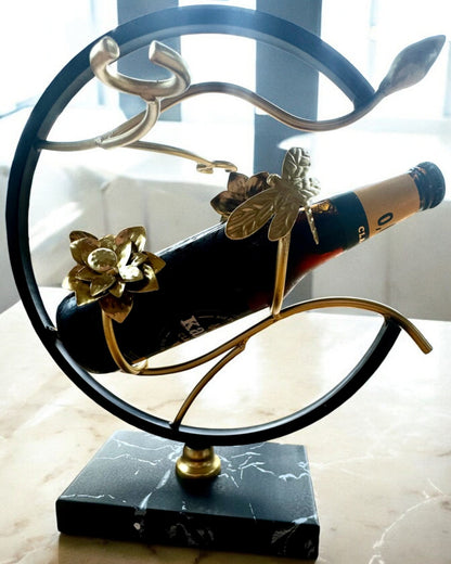 Ständer "Eleganter Insekt" - für Weinflasche und Gläser, Höhe 33 cm, Möglichkeit zur Personalisierung mit Gravur als Geschenk
