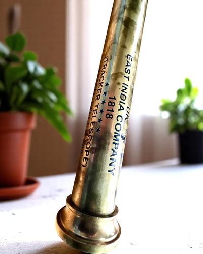 Königliches Fernrohr „Voyager 1818“ – Exklusiv, Messing, 83 cm, handgefertigt, Etui aus echtem Leder – Sammleredition, Personalisierung mit Gravur als Geschenk