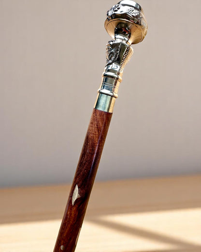 Kompasso Black - Spazierstock - Handgeschnitztes Holz - Exklusive Edition mit Gravurmöglichkeit