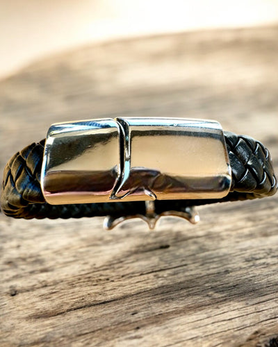 Herrenarmband „SkyRider“ – Lederstil mit Charakter - Personalisierung mit Gravur möglich
