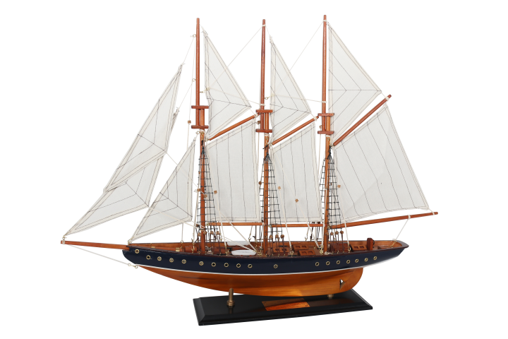 Modell des Schoners Atlantic 72 cm – Replik des legendären Schiffes mit personalisierbarer Gravur – ideales Geschenk für Segelliebhaber – aus Holz mit Stoffsegeln gefertigt