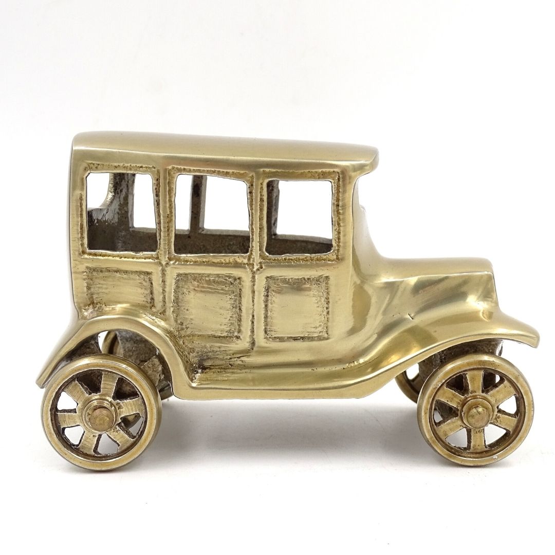 Metallmodell des Retro-Autos BMW Dixi in antikem Messing mit Gravurmöglichkeit