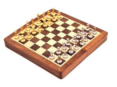 Magnetisches Messing-Schachspiel in Holzkiste mit personalisierbarer Gravur