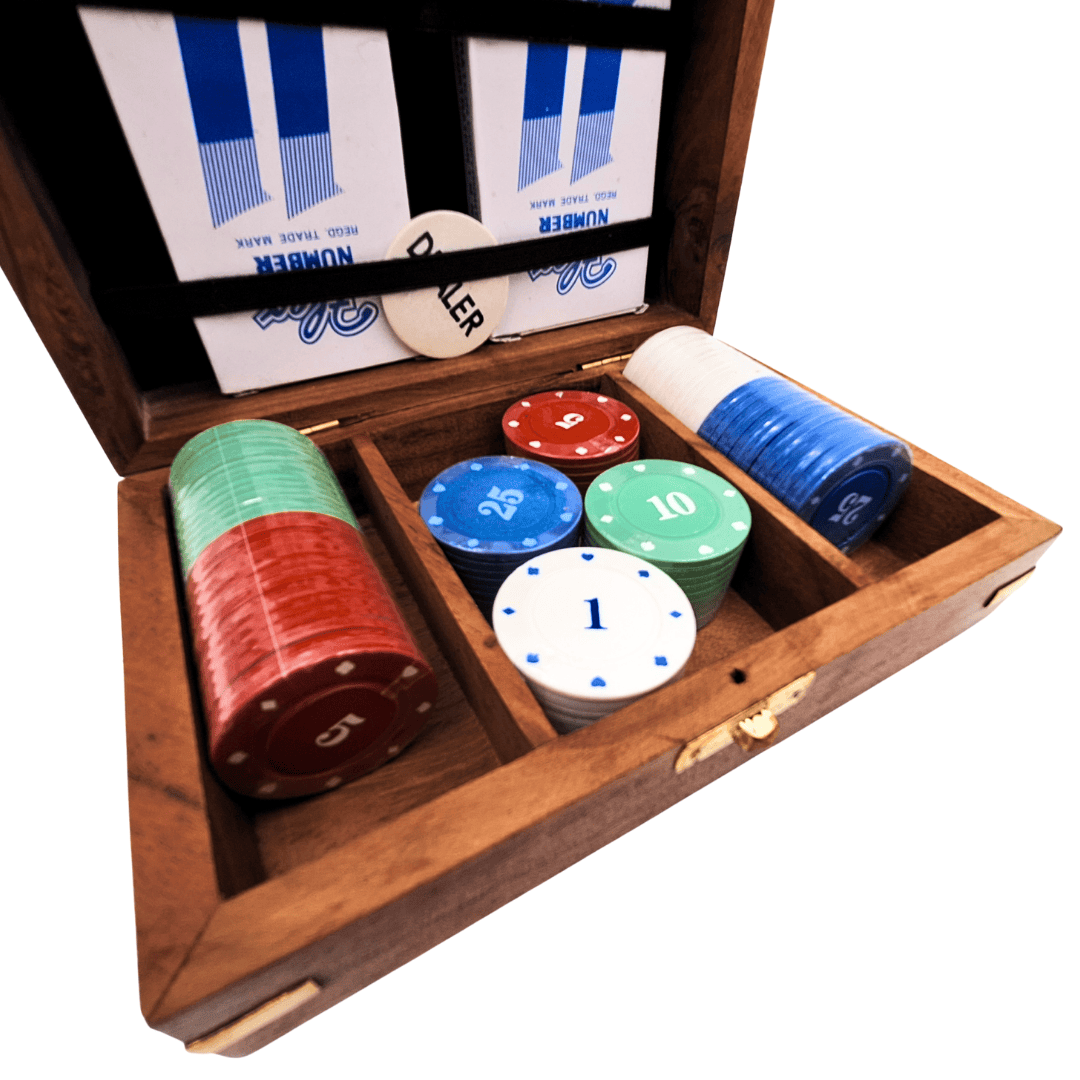 Elegantes Poker-Set in Holzkiste mit Gravur