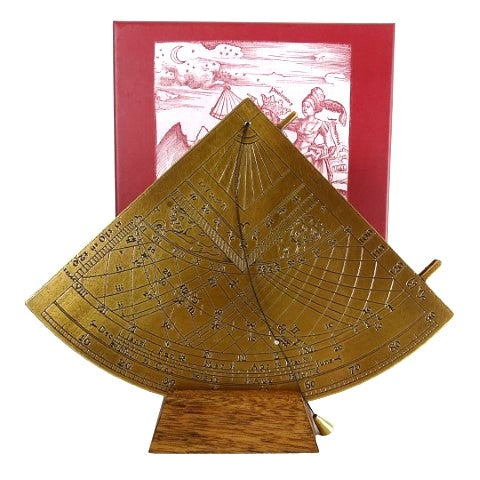 Messing-Sonnenuhr-Quadrant Gunter H39 mit Holzsockel, personalisierbare Gravur, ideales Geschenk für Astronomie-Liebhaber, Höhe 17 cm, elegante Geschenkverpackung