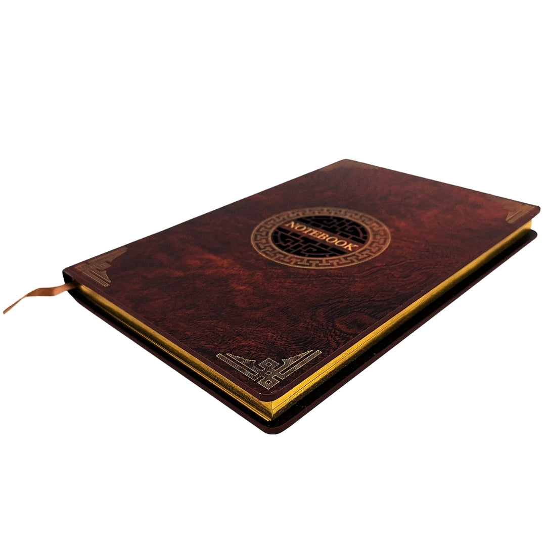 Elegantes A5 Notizbuch mit Holzcover und personalisierter Gravur – luxuriöses Tagebuch als Geschenk mit goldenen Rändern und hochwertigem braunem Papier  