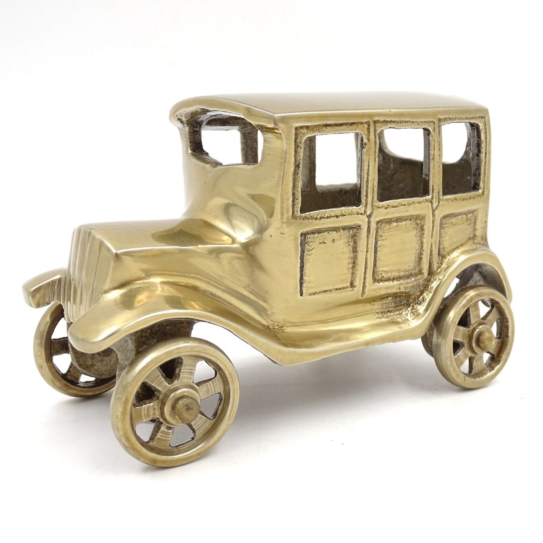 Metallmodell des Retro-Autos BMW Dixi in antikem Messing mit Gravurmöglichkeit