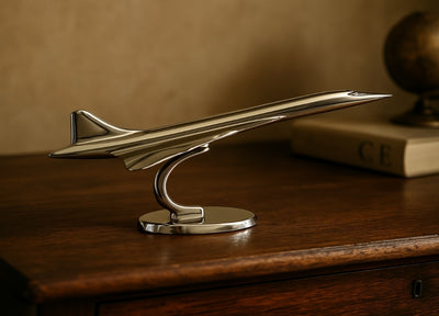 Metallmodell des Flugzeugs Concorde in Silber mit personalisierbarer Gravur