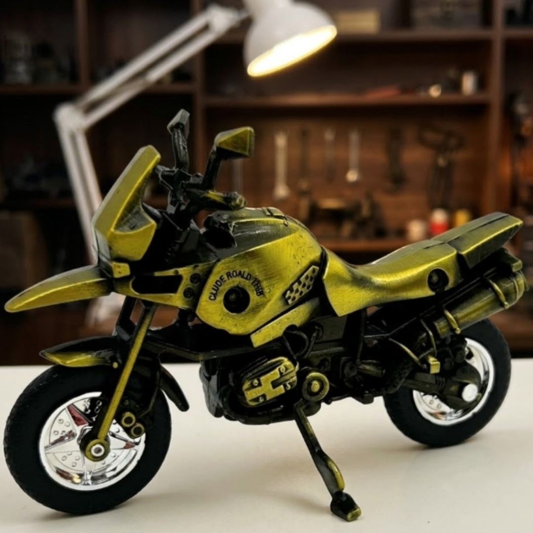 Metall-Motorradmodell HJ1 in Dunkelgrün mit personalisierbarer Gravur