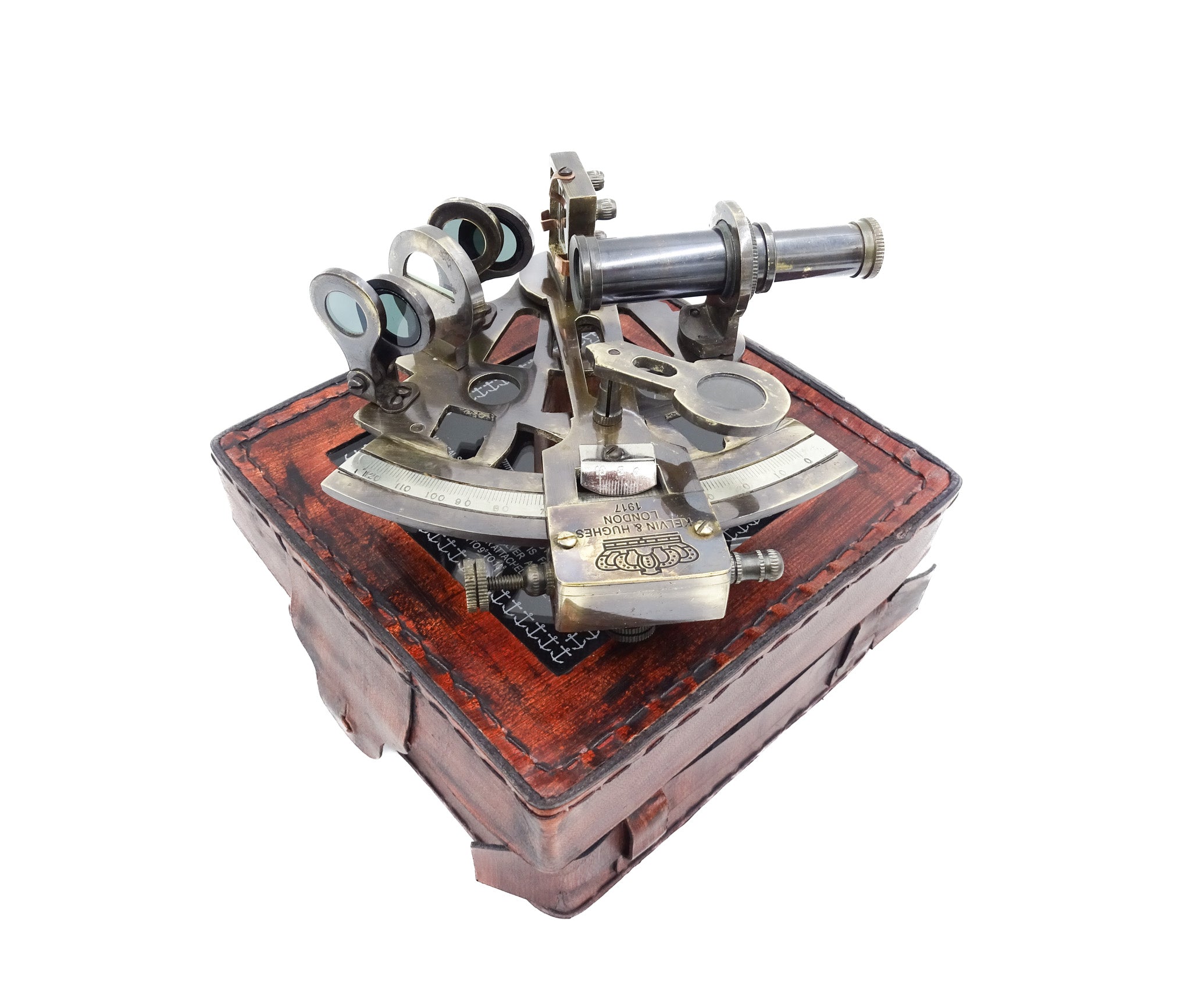 Messing-Sextant mit Gravur in Lederbox – Replik von 1917, ideal als Geschenk für Segler und Astronomen, Maße 13x12x6 cm, Antik, Material: Messing und Glas