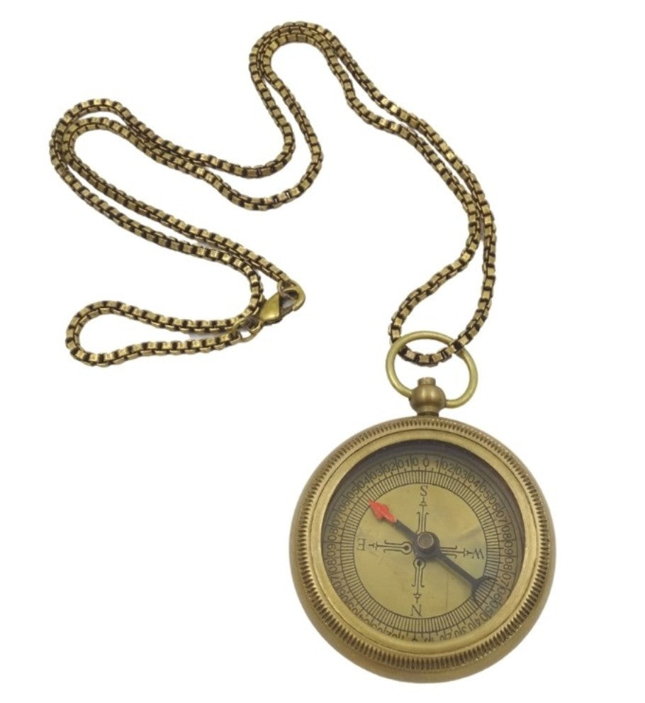 Stilvoller Messing-Kompass mit Kette in Lederetui
